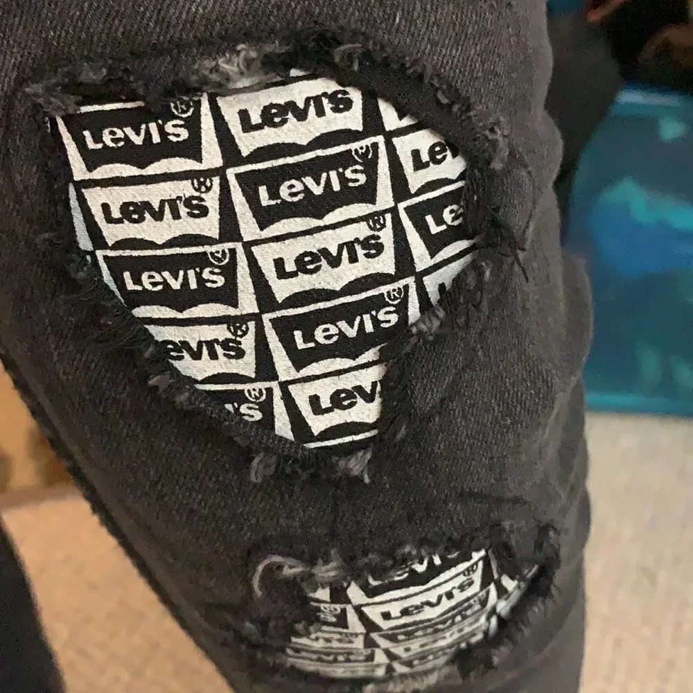 EUC DISTRESSED LEVIS 512 SLIM TAPERED FIT JEANS size 8